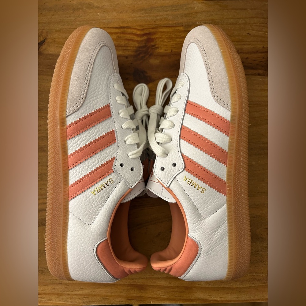 Adidas sambas women’s 7.5 new in box